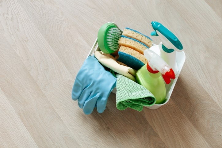 How do I get the haze off my laminate floor